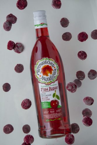 Petrykivska likör Cherry 0.5 l 15%