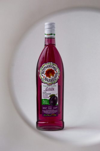 Petrykivska likör Plum 0.5 l 15%